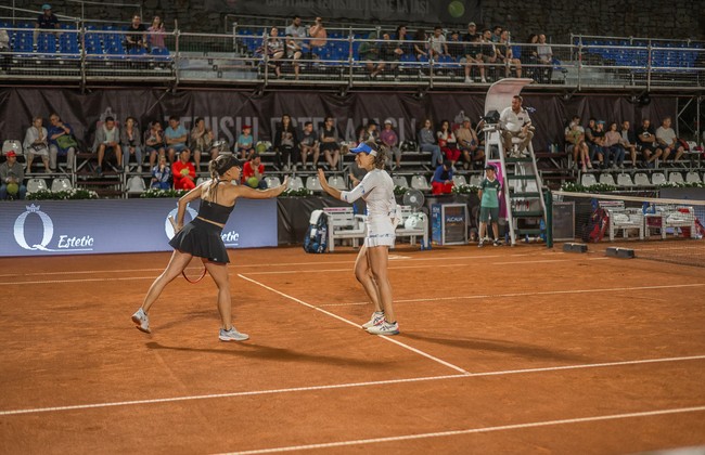 A perfect day for the Romanians, with two qualifications in the quarters of the singles event, ended with a one hundred percent Romanian duel in the doubles event.