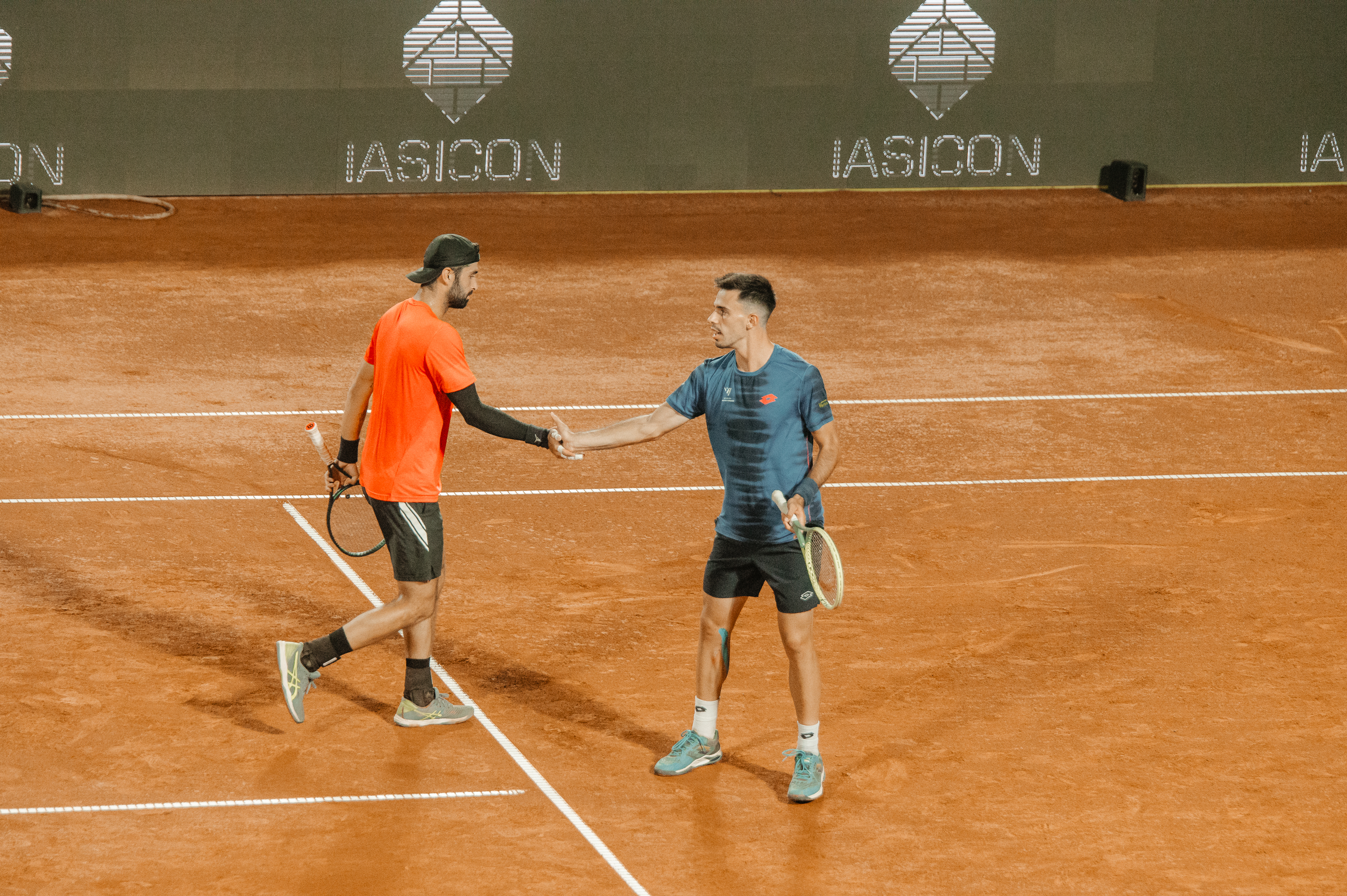 Cezar Crețu and Bogdan Pavel fight for the doubles trophy at the Concord Iasi Open. Last year, Pavel defeated Crețu in the first round in doubles. The path of the two pairs to the final